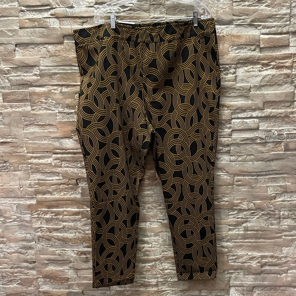 Who What Wear high rise, stretch cropped 27” inseam 22W